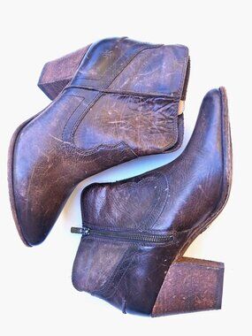 FRYE women's oil-distressed suede leather ankle booties, brown-grey (size 10)